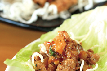 ���^�X���b�v Lettuce Wraps with Chicken $11.99,with Shrimp $13.99,
with Chicken & Shrimp $16.99