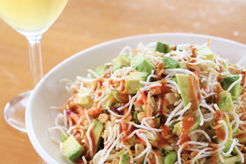 �^�C���p���p���T���_�@Thai Crunch Salad�@$14.99�@Half $11.99 
add FRESH AVOCADO $2.99